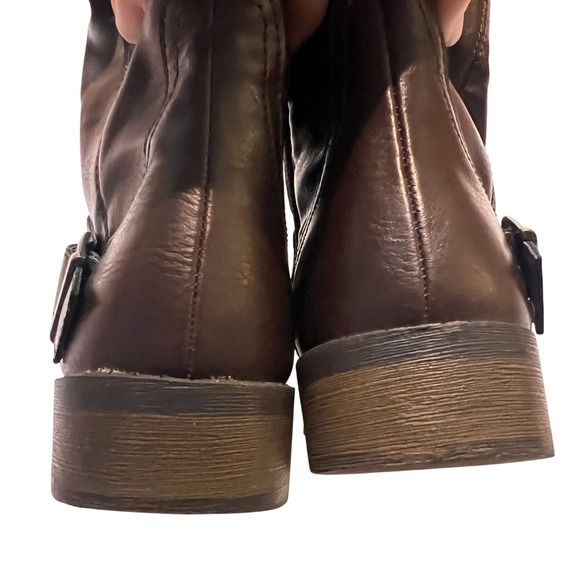 Kids‎ Brown Knee High Riding Boots with Buckle Detail and Zipper Closure - Picture 13 of 13